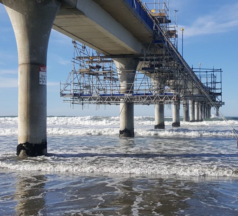 hanging scaffold safety regulations reguading wind